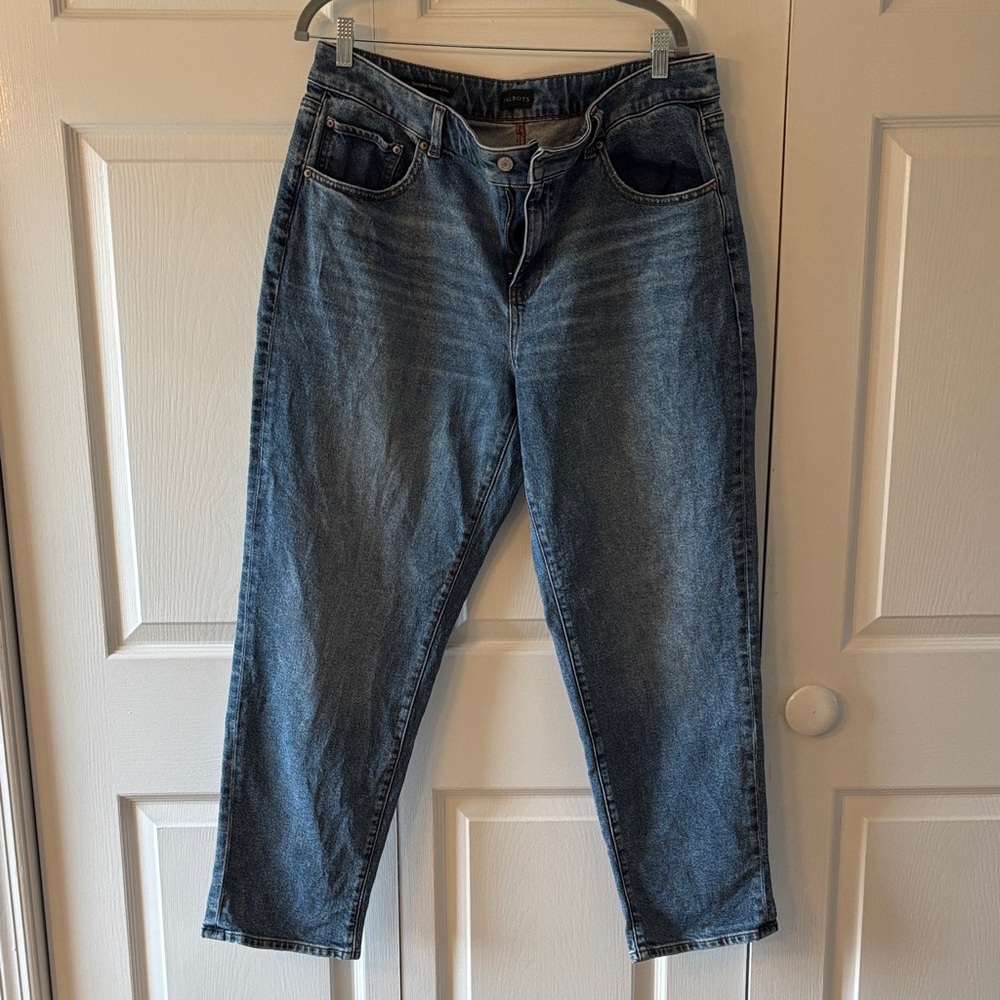 Talbots Straight Leg Jeans in Medium Blue Wash